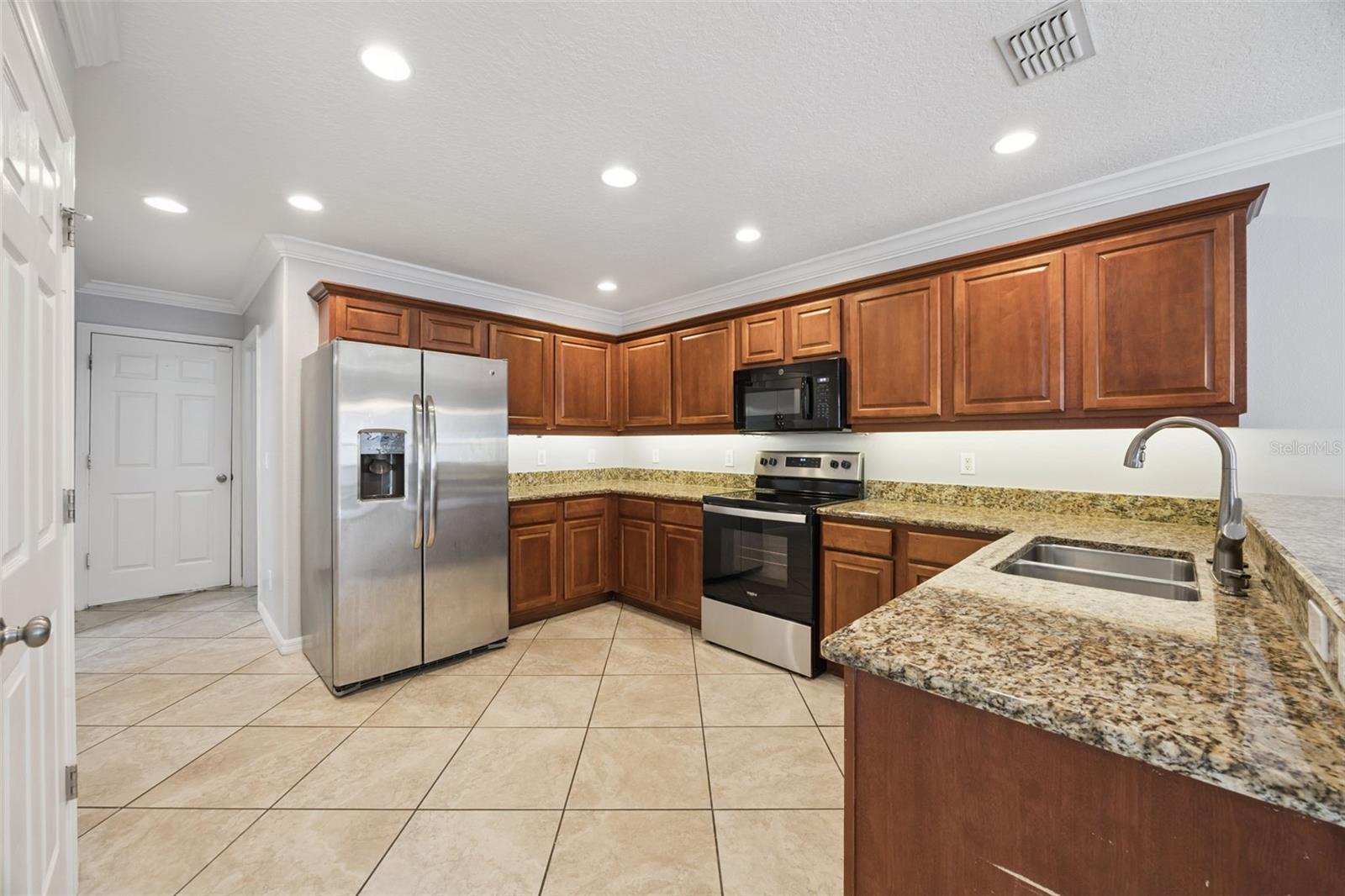 Image 12 of 38 For 815 Burland Circle