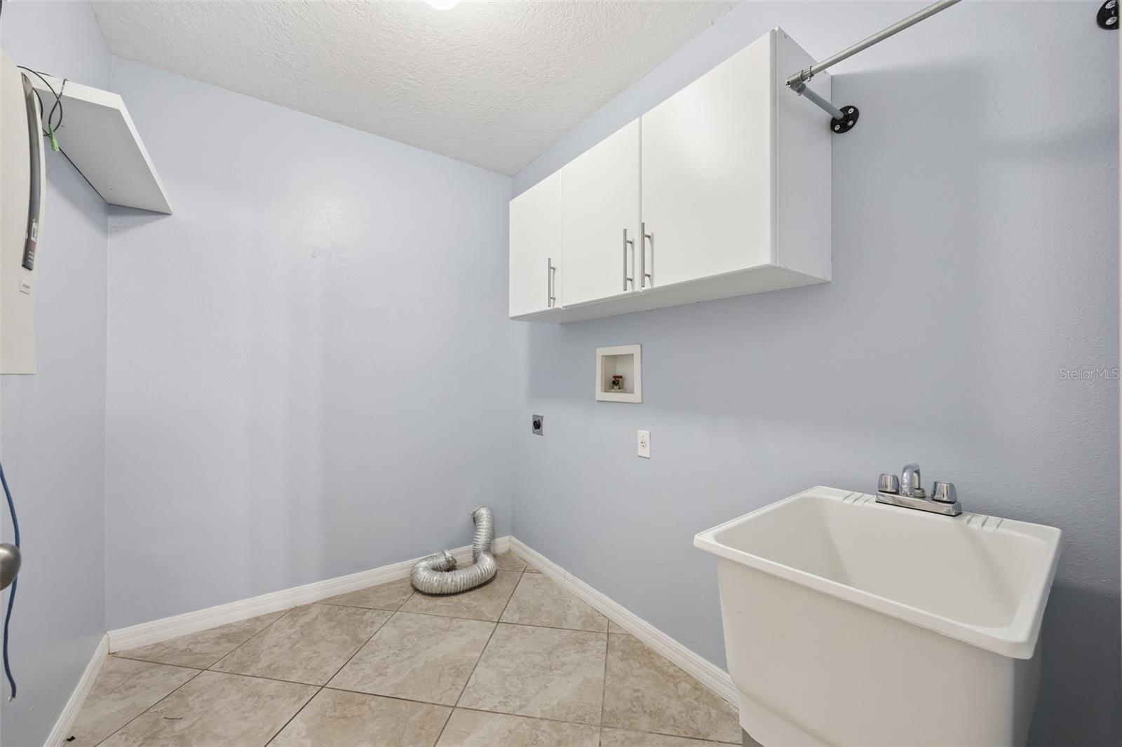 Image 15 of 38 For 815 Burland Circle