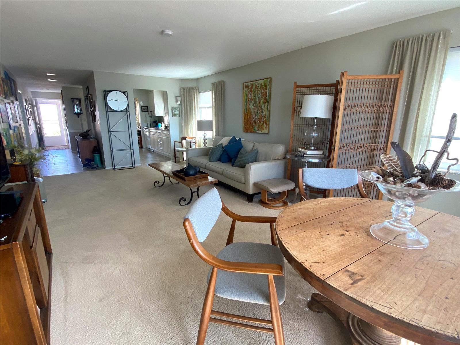 Image 5 of 43 For 500 The Esplanade N 405