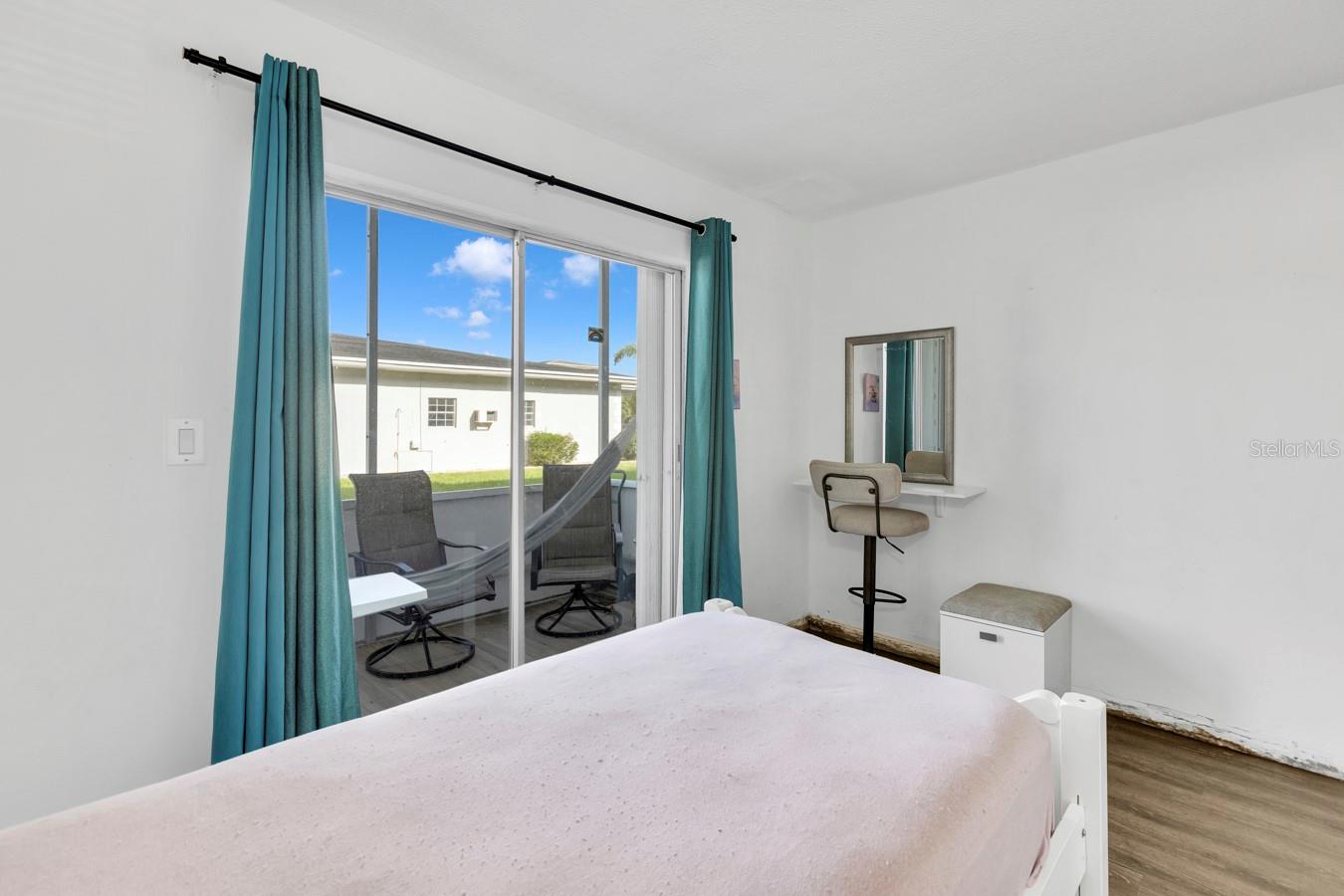 Image 13 of 23 For 4770 10th Court 106