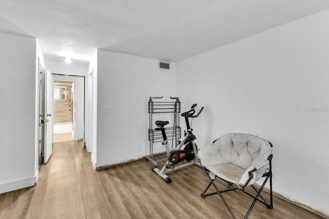 Image 21 of 23 For 4770 10th Court 106