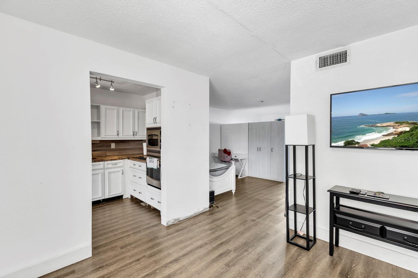 Image 4 of 23 For 4770 10th Court 106