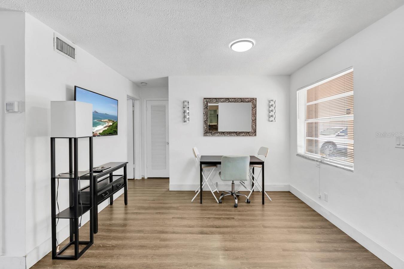 Image 5 of 23 For 4770 10th Court 106