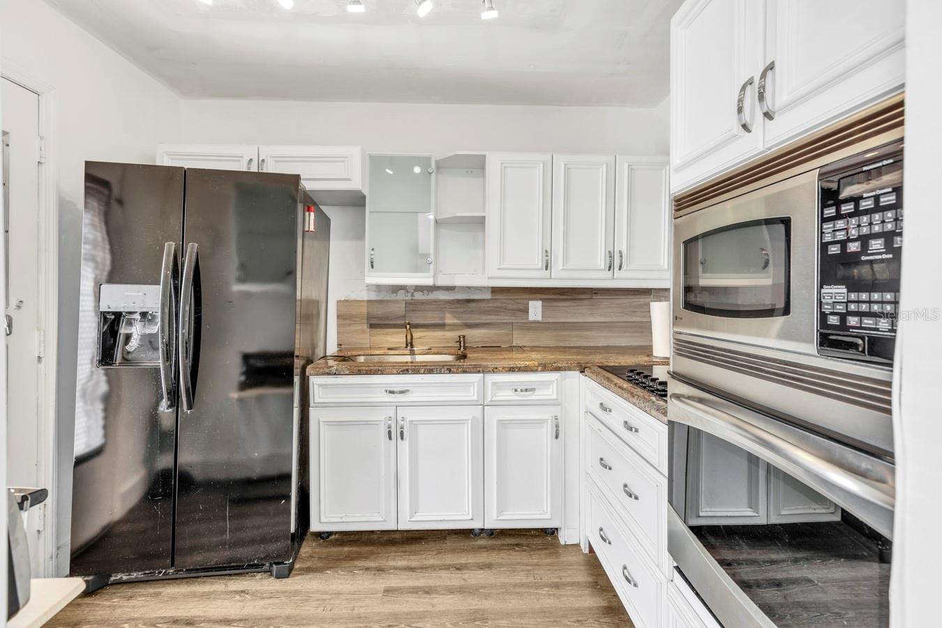 Image 7 of 23 For 4770 10th Court 106