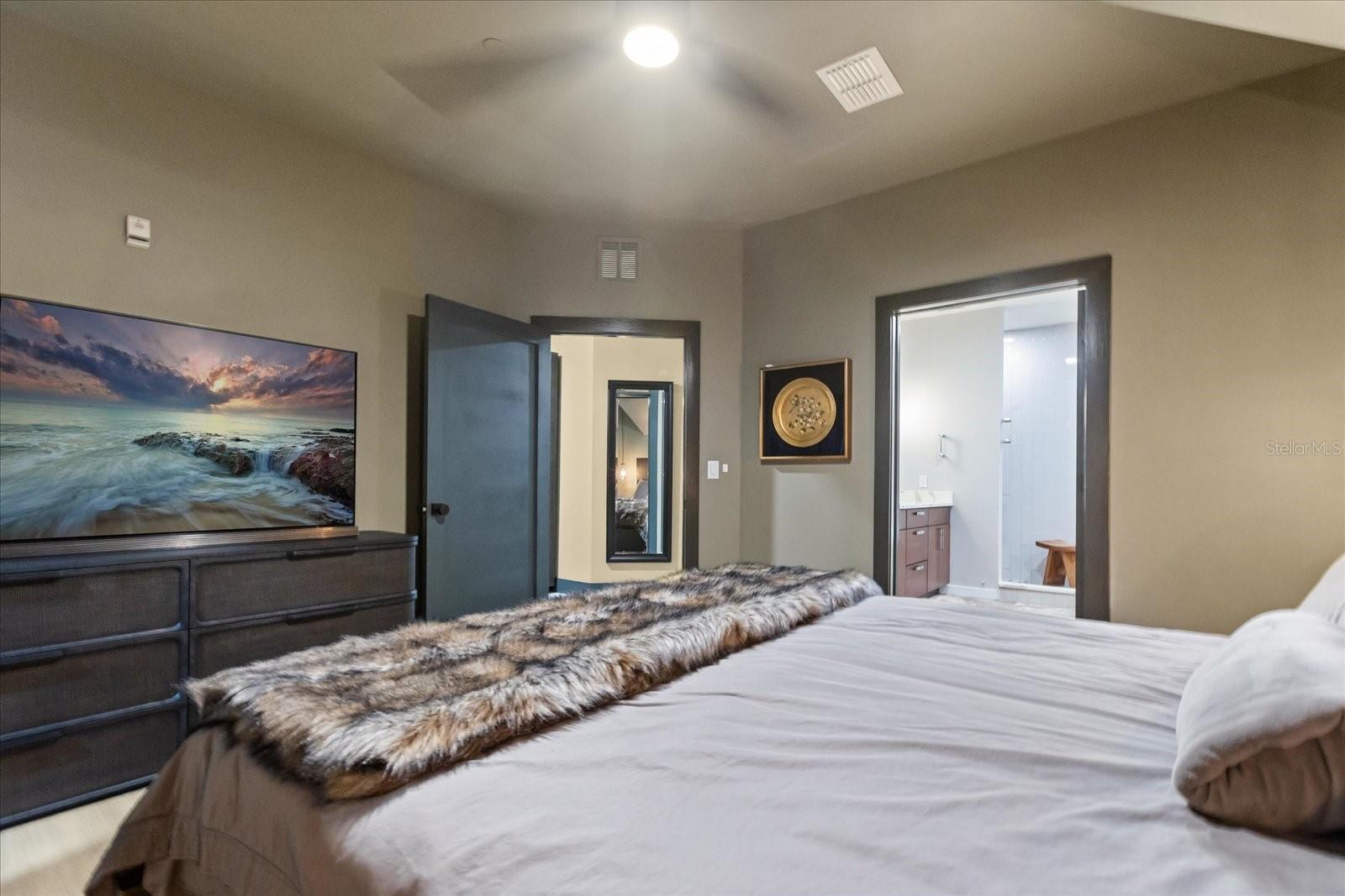 Image 20 of 33 For 1 Eola Drive 2