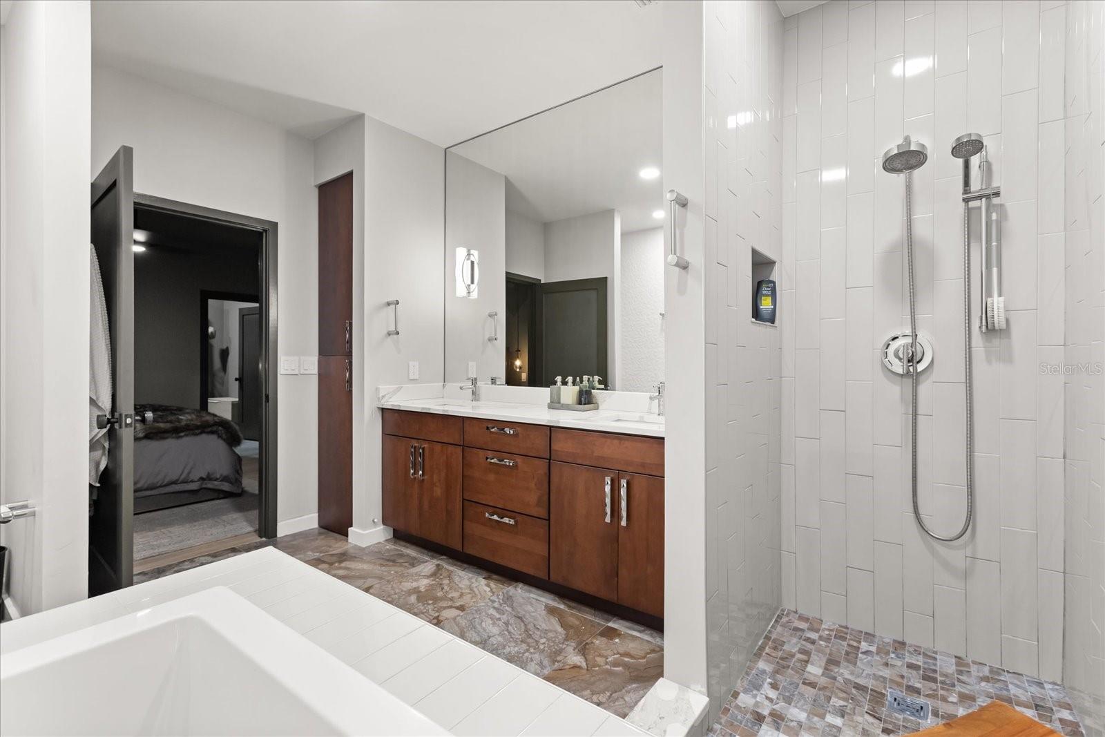 Image 22 of 33 For 1 Eola Drive 2