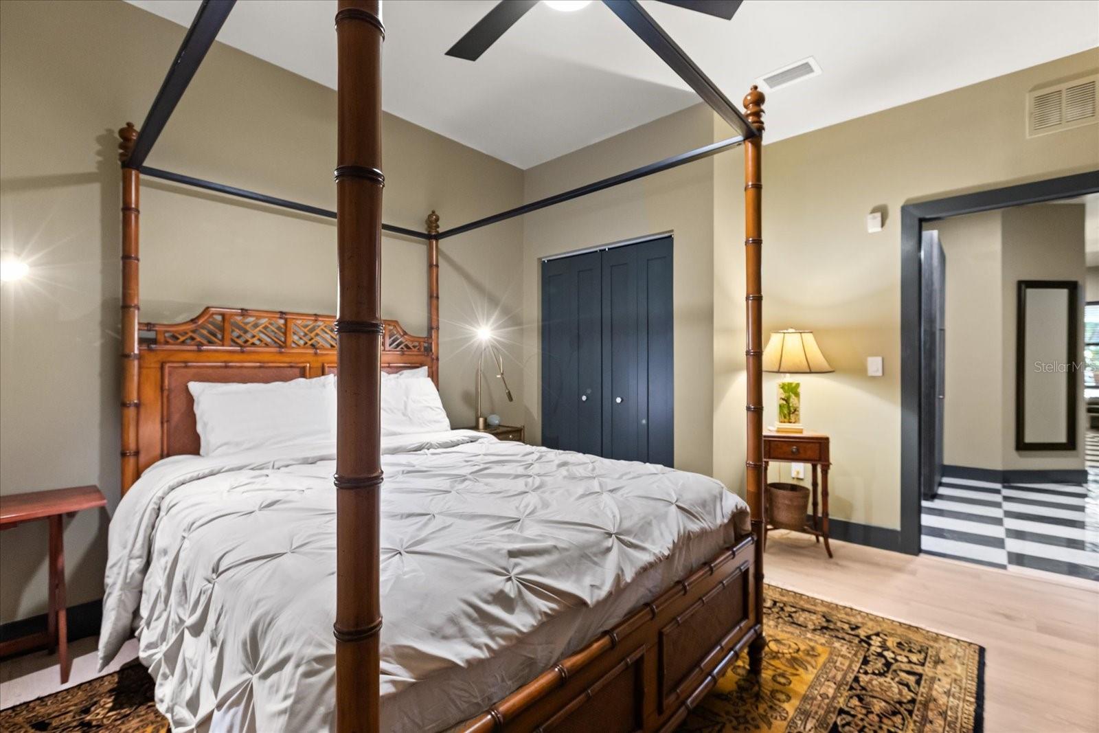 Image 24 of 33 For 1 Eola Drive 2