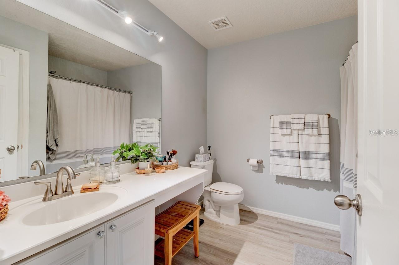 Image 11 of 17 For 602 Mount Olympus Boulevard