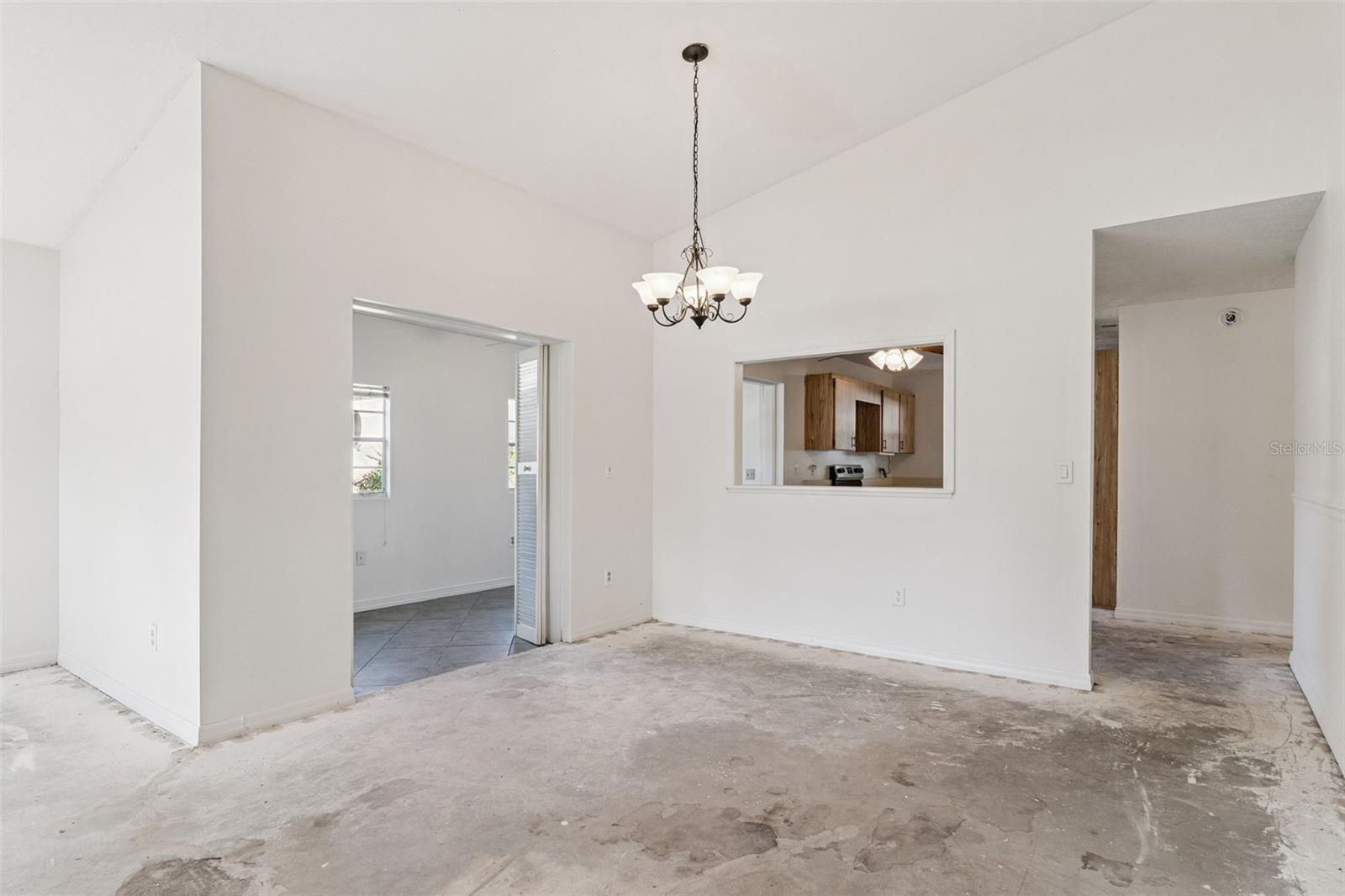 Image 10 of 45 For 1573 Lawndale Circle