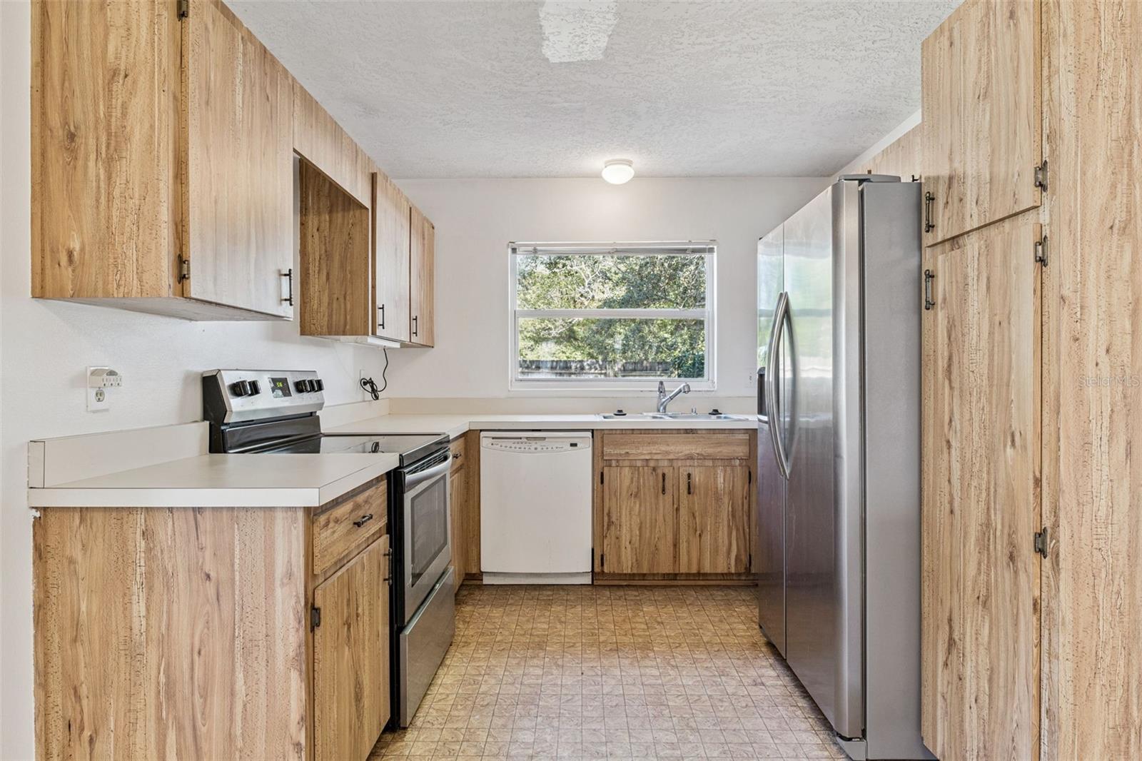 Image 15 of 45 For 1573 Lawndale Circle