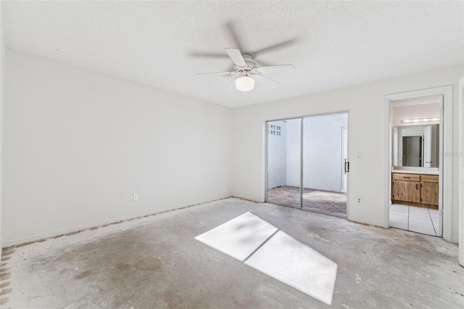 Image 19 of 45 For 1573 Lawndale Circle