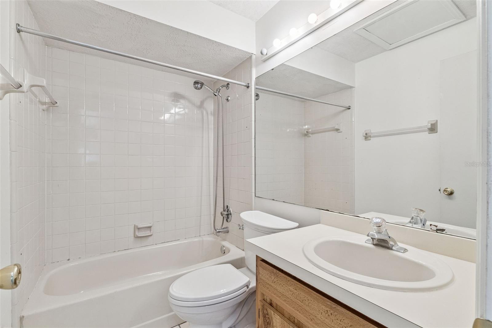 Image 22 of 45 For 1573 Lawndale Circle