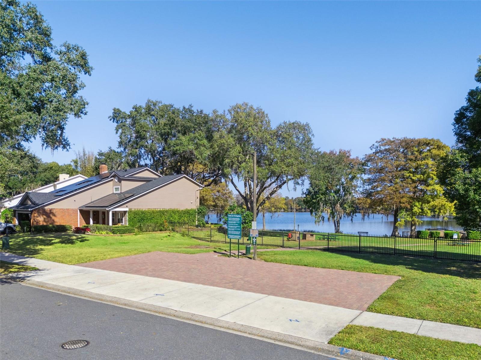 Image 31 of 45 For 1573 Lawndale Circle