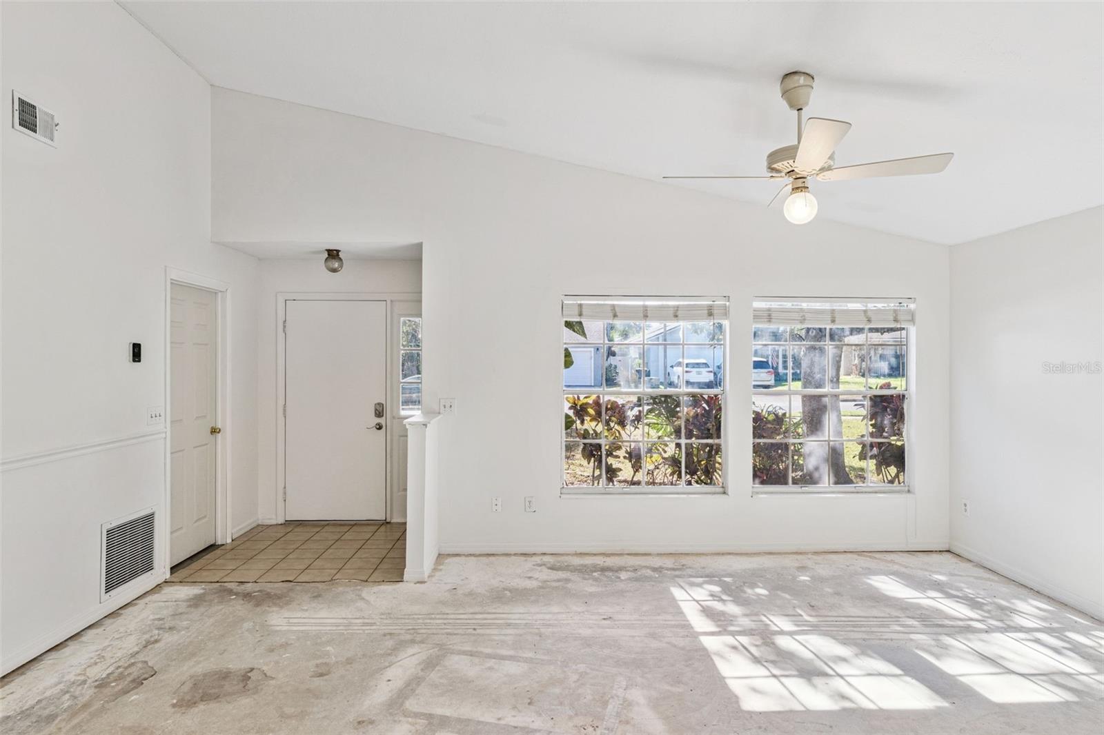 Image 5 of 45 For 1573 Lawndale Circle