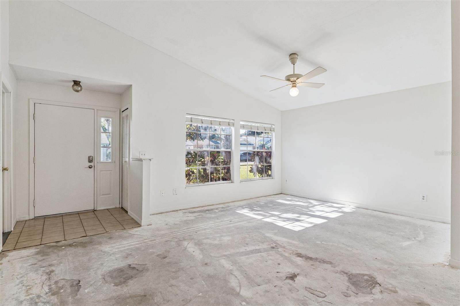 Image 6 of 45 For 1573 Lawndale Circle