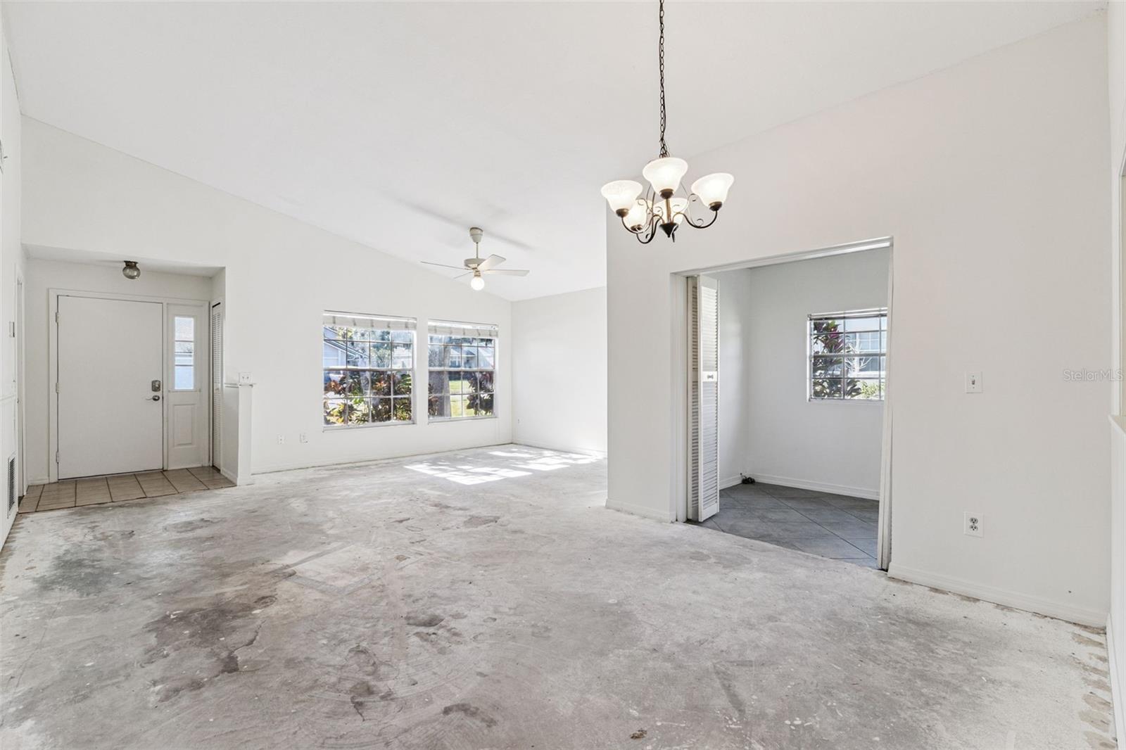 Image 7 of 45 For 1573 Lawndale Circle