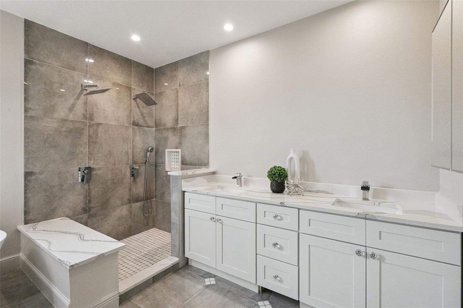 Image 34 of 73 For 6146 Golden Dewdrop Trail