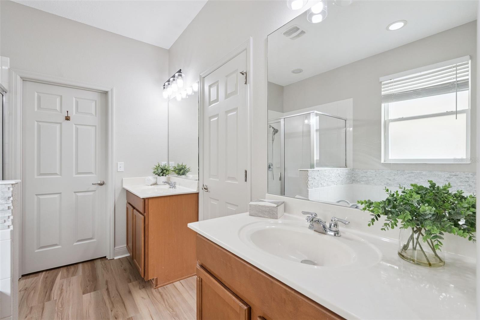 Image 35 of 73 For 6146 Golden Dewdrop Trail