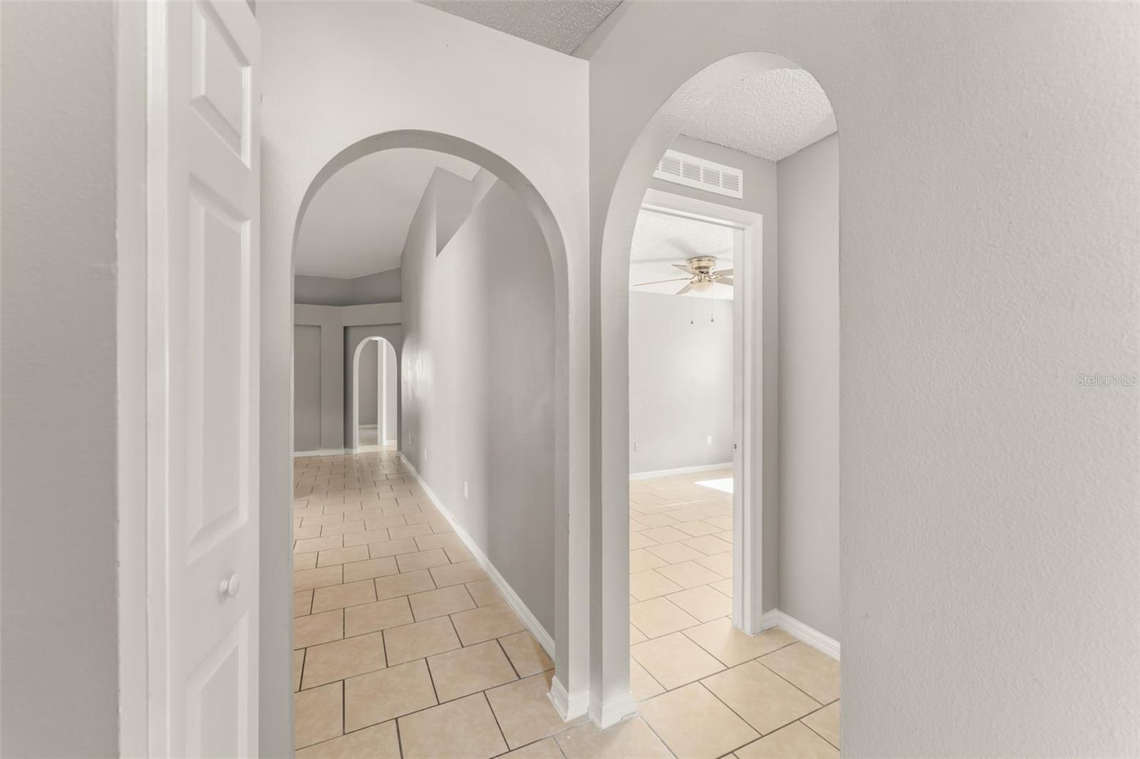 Image 17 of 36 For 881 Vanderbilt Drive