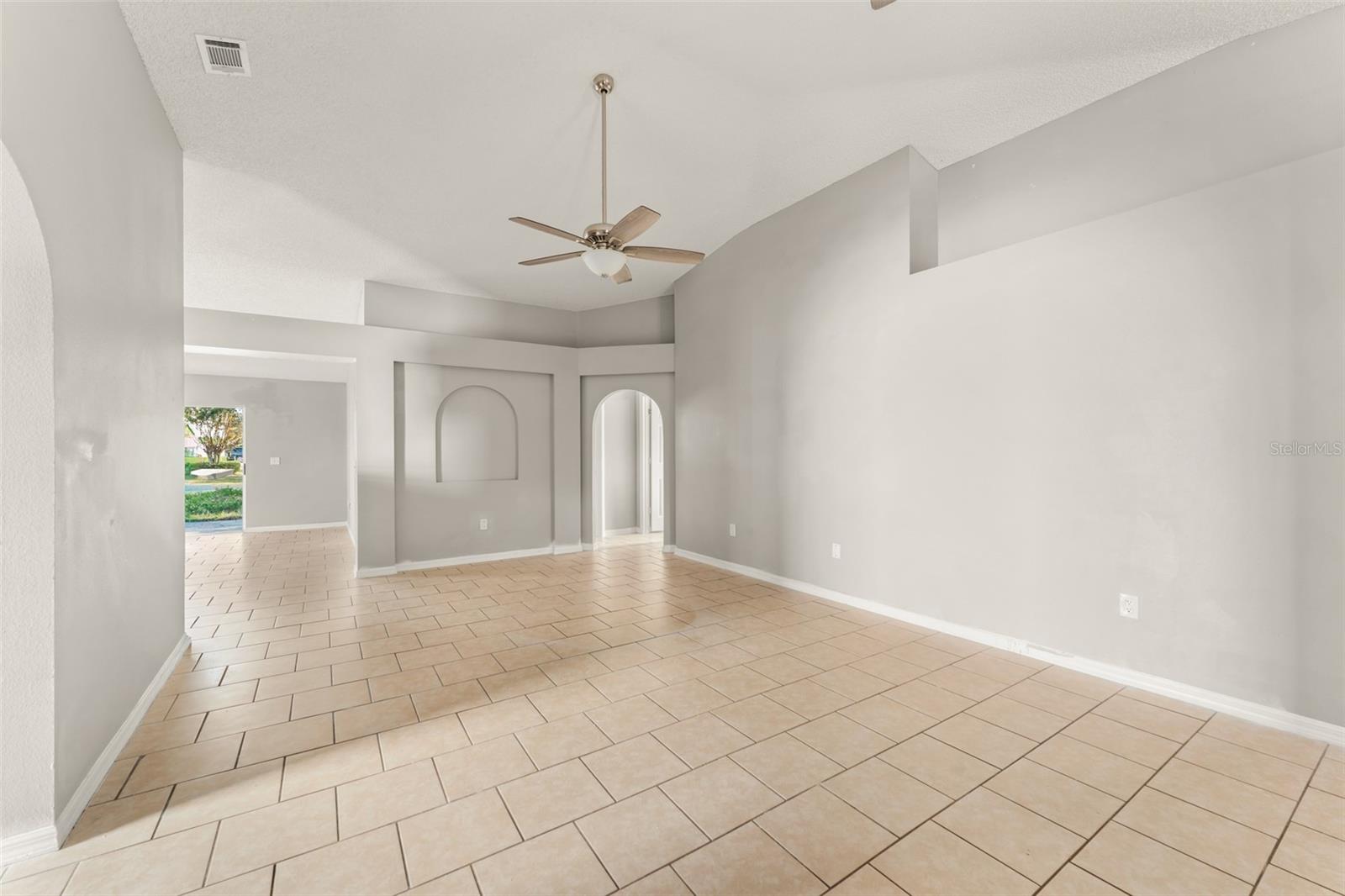 Image 22 of 36 For 881 Vanderbilt Drive