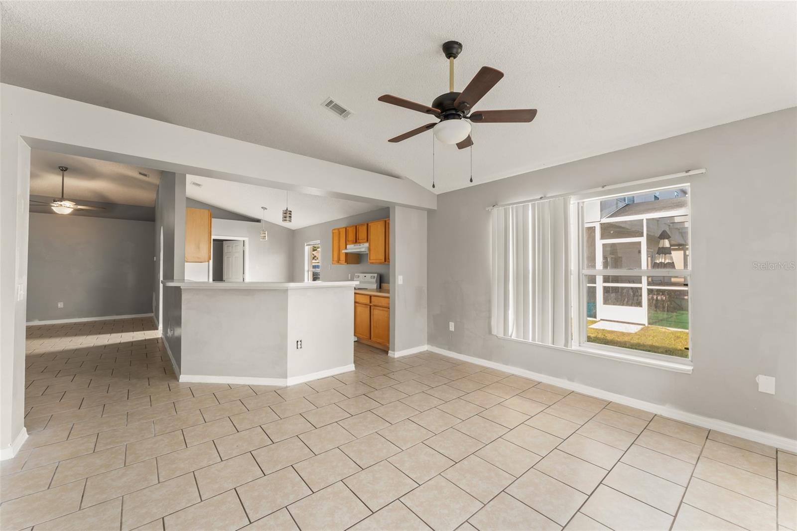 Image 24 of 36 For 881 Vanderbilt Drive