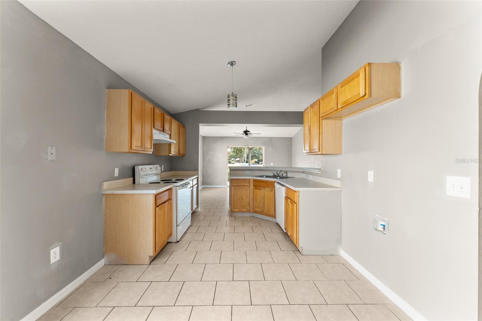 Image 30 of 36 For 881 Vanderbilt Drive