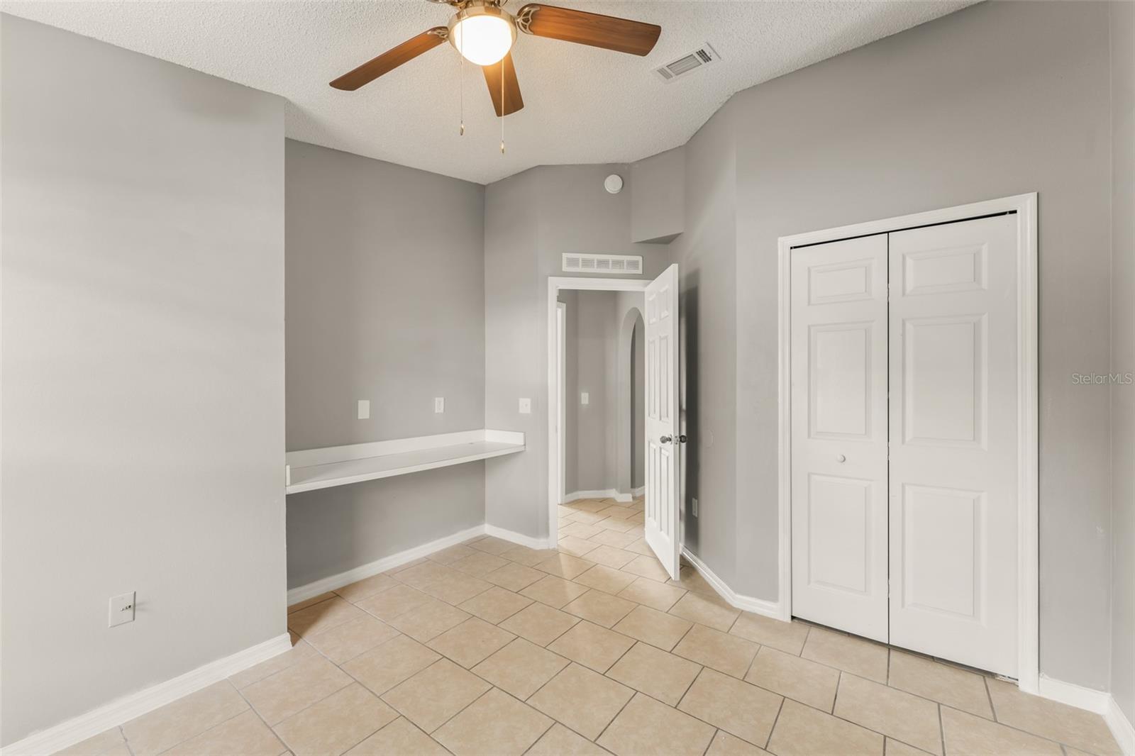 Image 4 of 36 For 881 Vanderbilt Drive