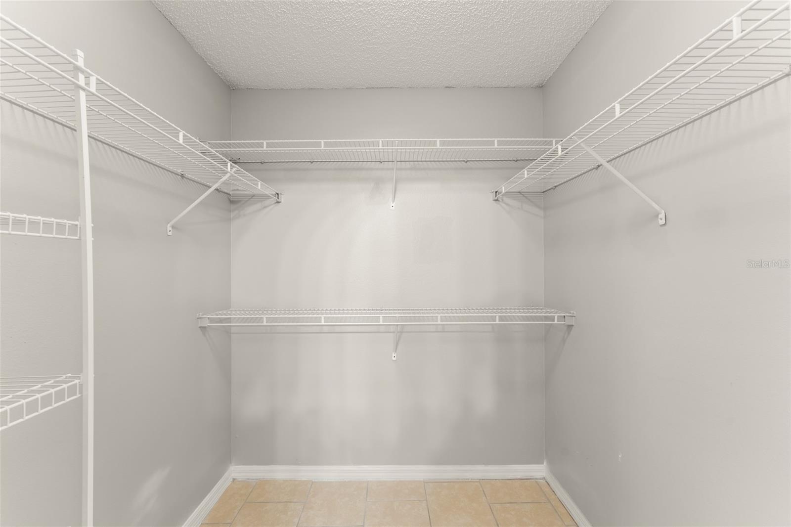 Image 9 of 36 For 881 Vanderbilt Drive