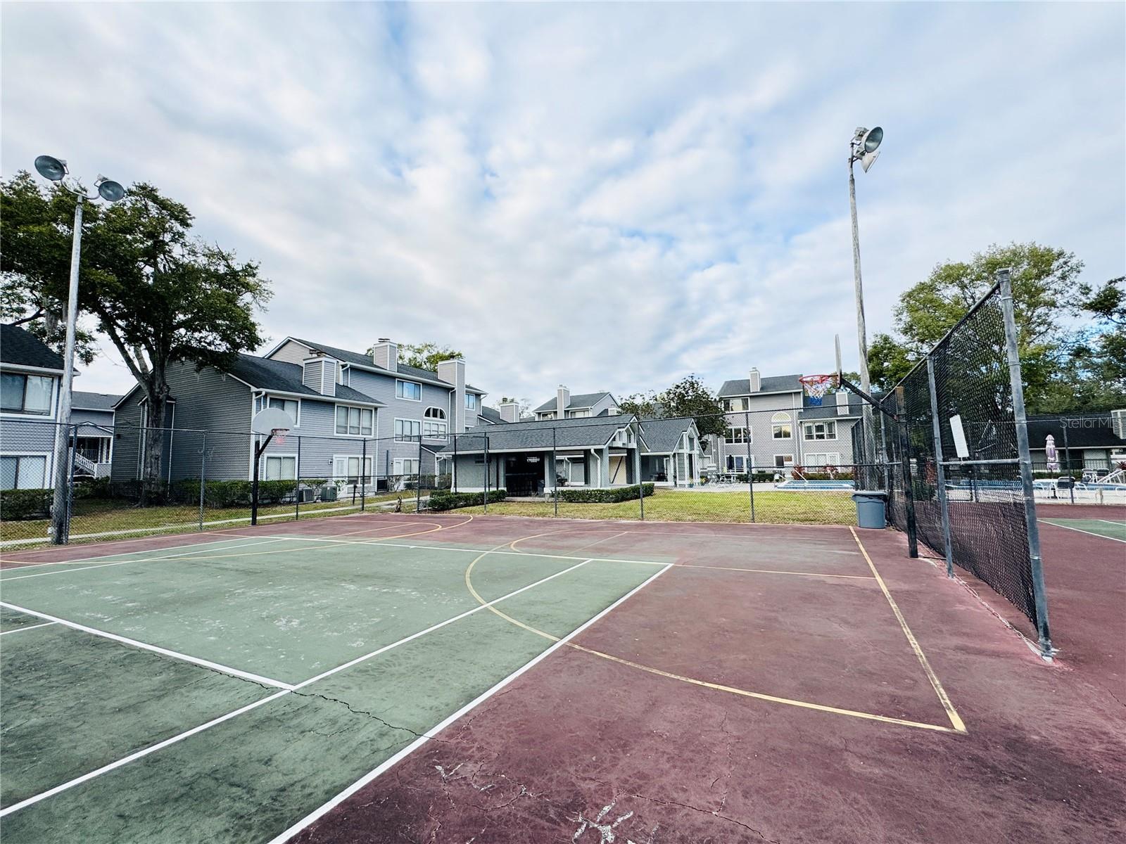 Image 23 of 26 For 9517 Darien Avenue 9517