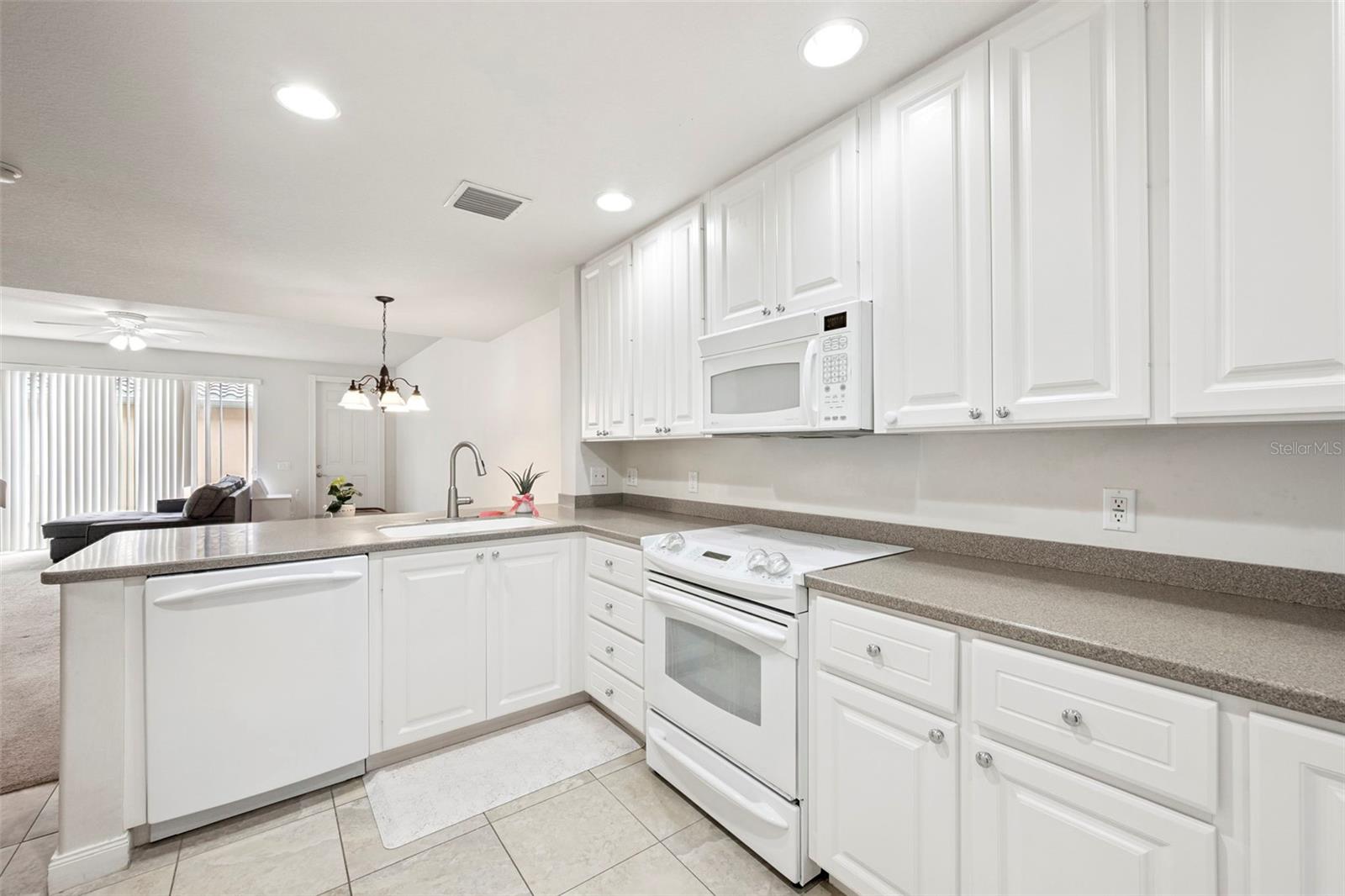 Image 14 of 35 For 11827 James Bay Drive