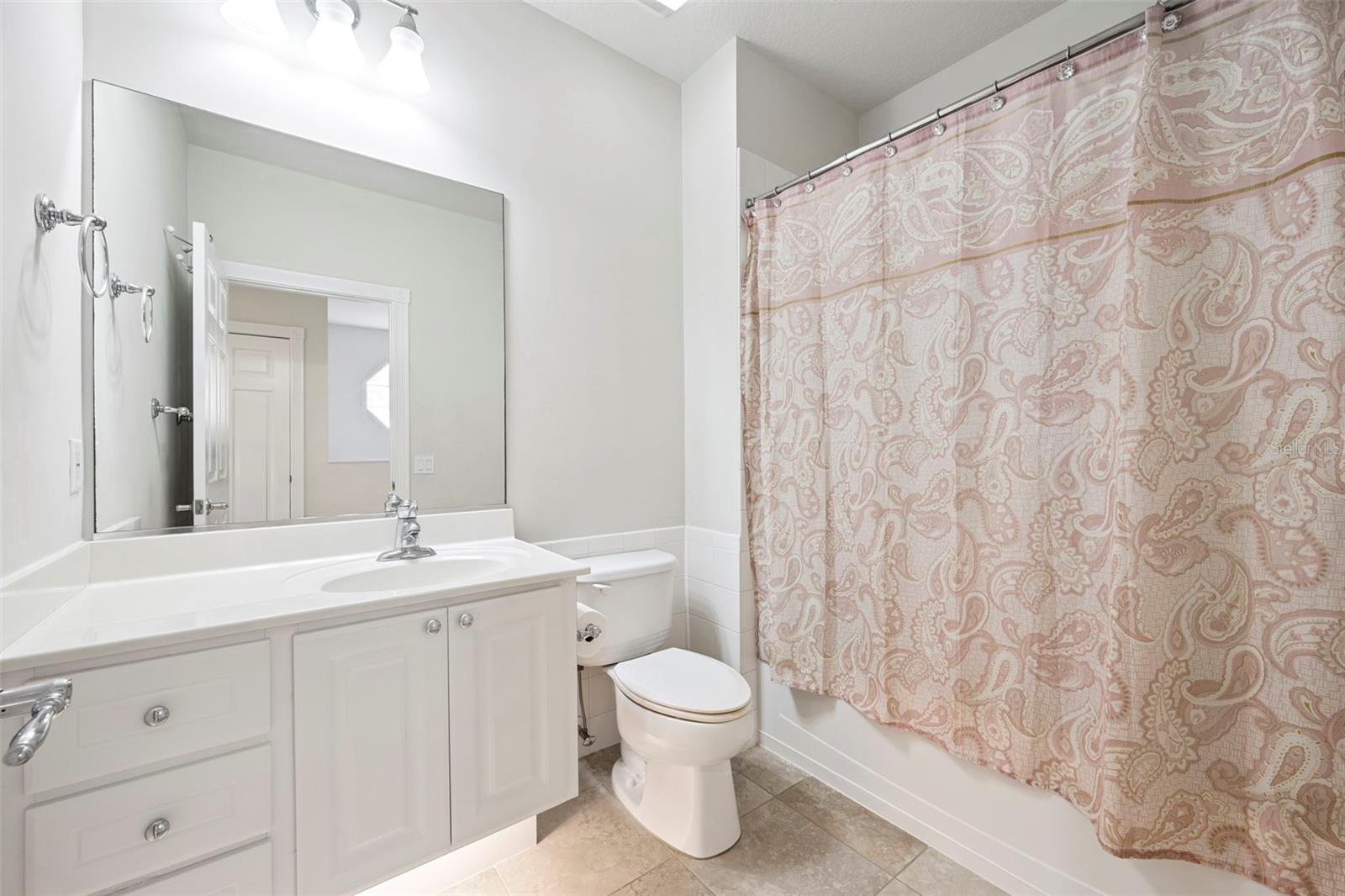 Image 23 of 35 For 11827 James Bay Drive