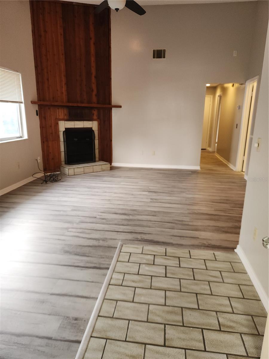 Image 3 of 22 For 906 Robinhood Court