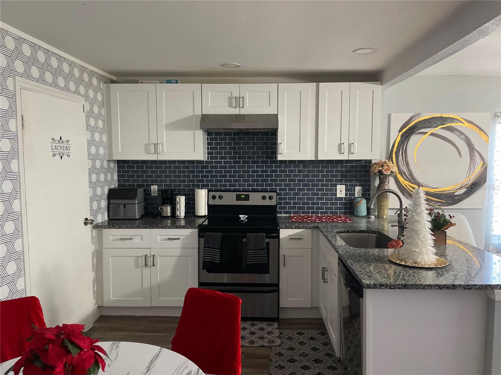 Image 2 of 8 For 2014 Hickory Street