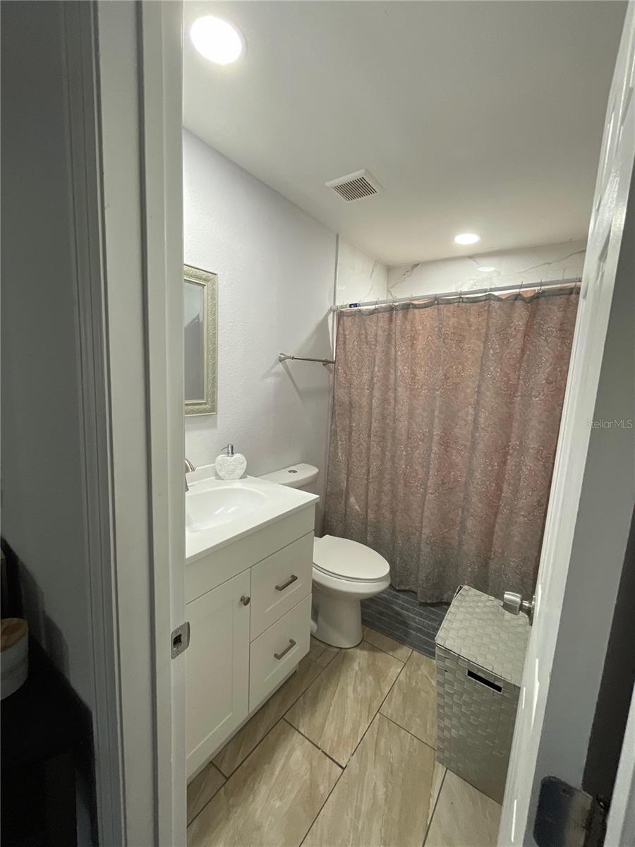 Image 8 of 8 For 2014 Hickory Street