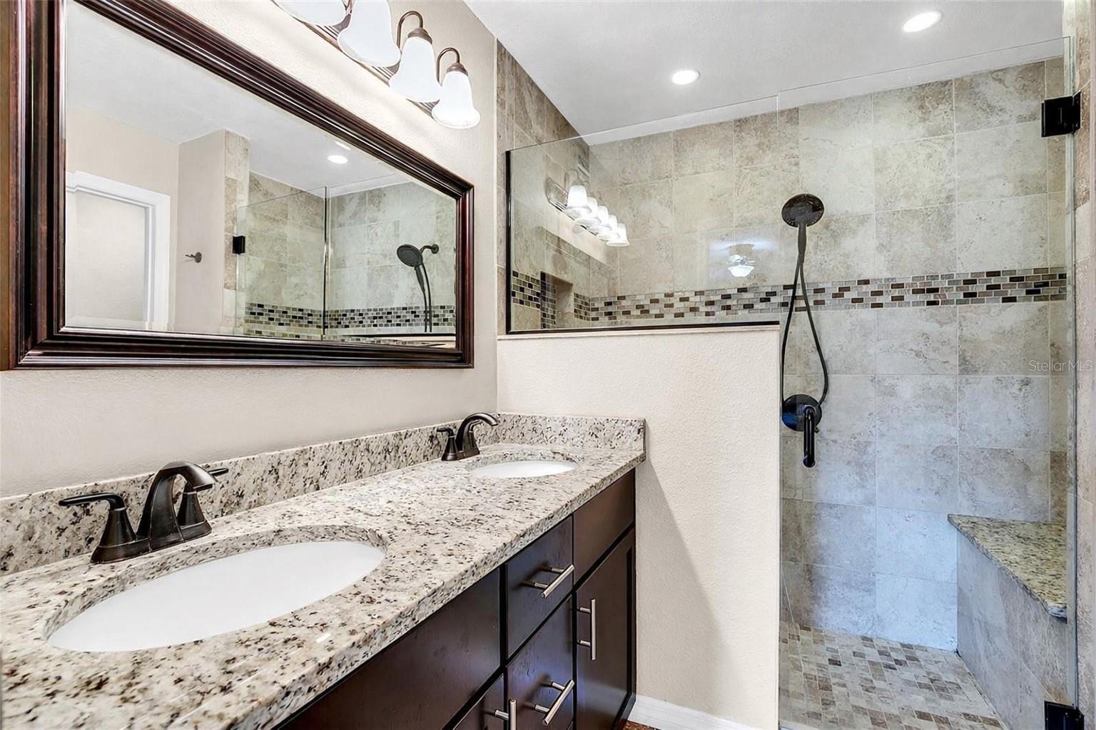 Image 16 of 23 For 2918 Antique Oaks Cir  Apt 31