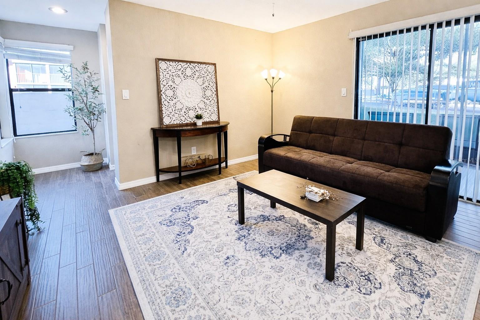 Image 8 of 23 For 2918 Antique Oaks Cir  Apt 31