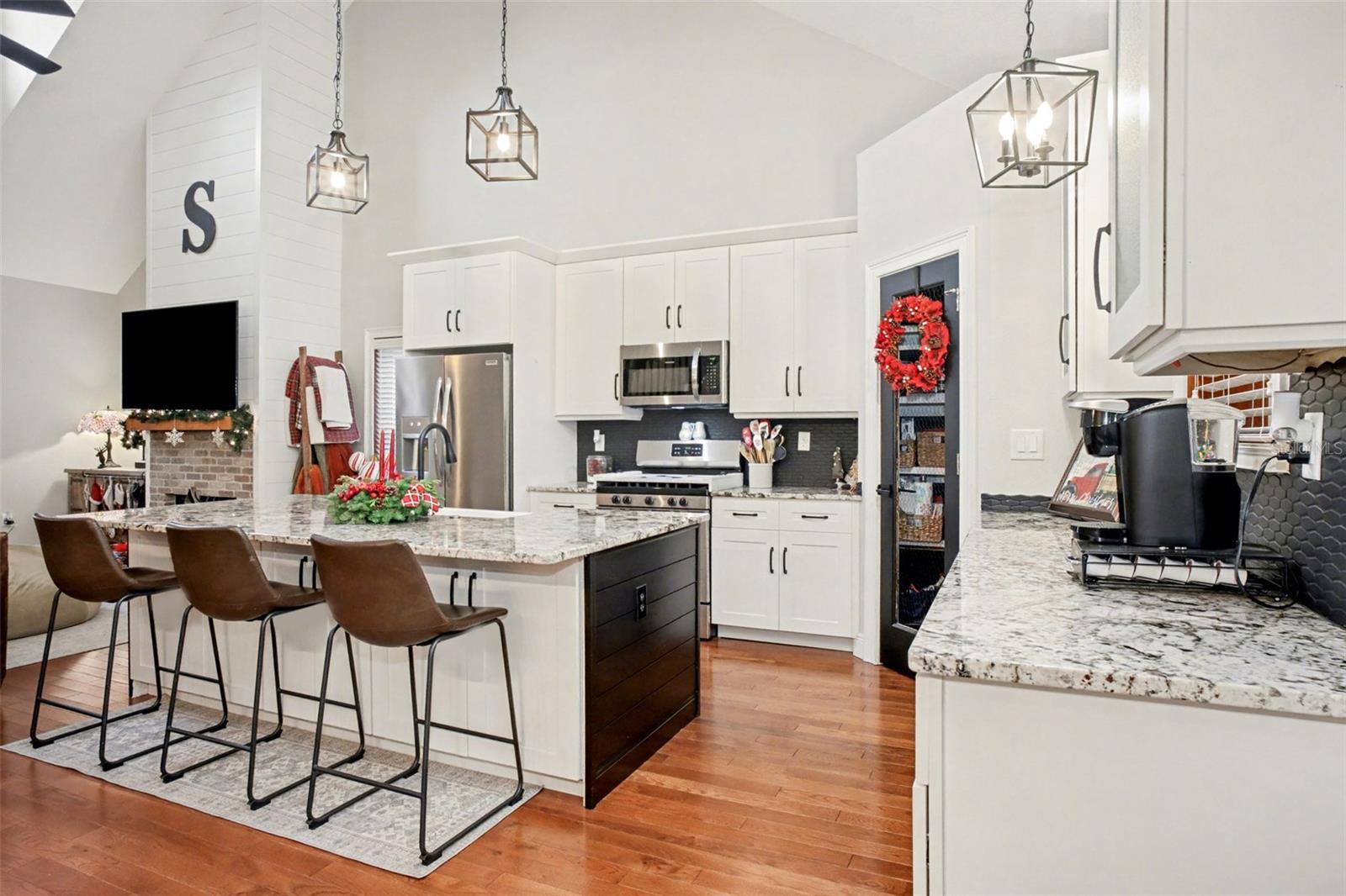 Image 18 of 48 For 275 Delaware Avenue