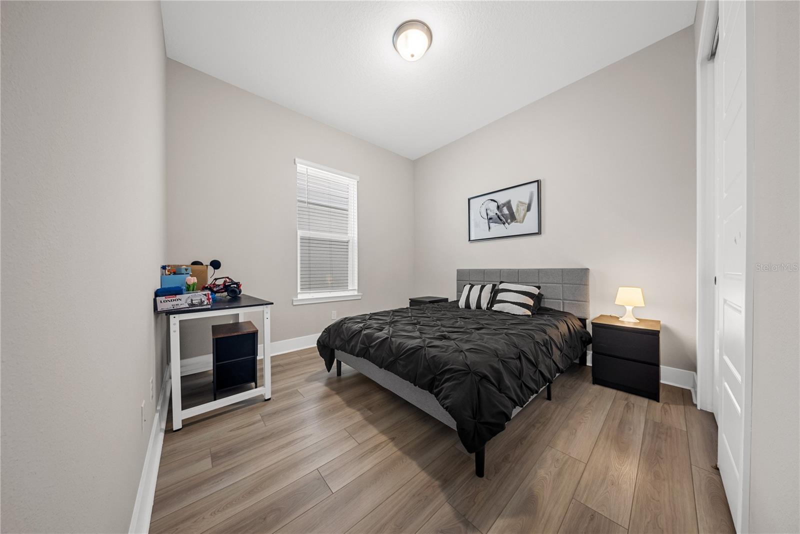 Image 15 of 72 For 16025 Silver Brook Way