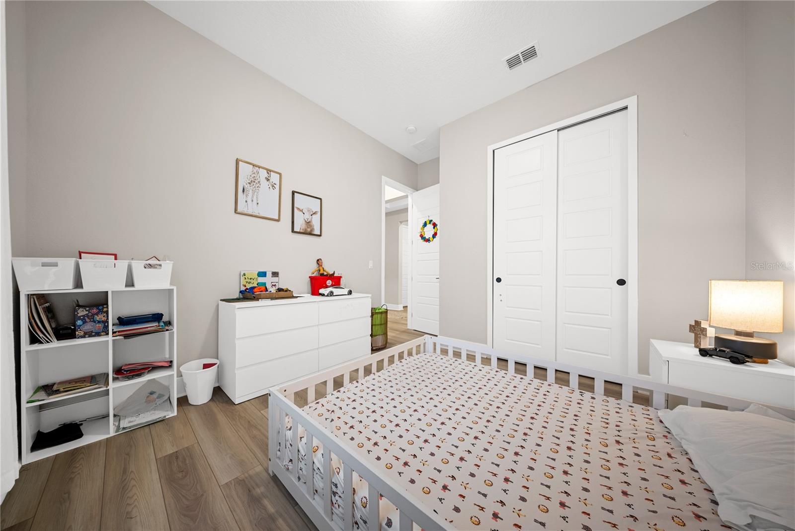 Image 19 of 72 For 16025 Silver Brook Way