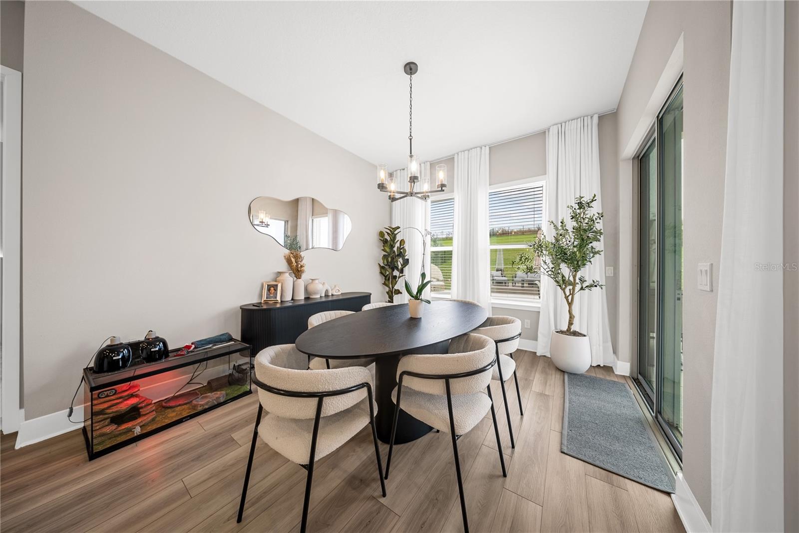 Image 21 of 72 For 16025 Silver Brook Way