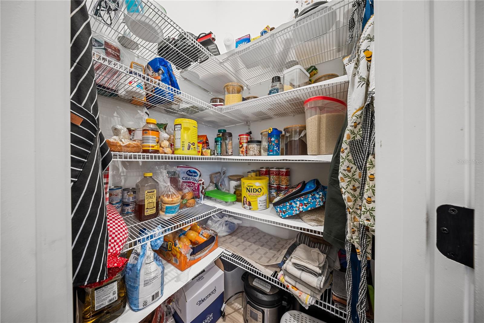 Image 23 of 72 For 16025 Silver Brook Way