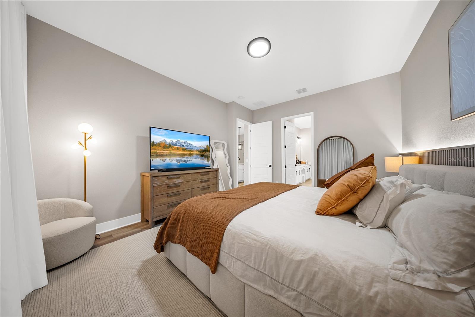 Image 28 of 72 For 16025 Silver Brook Way