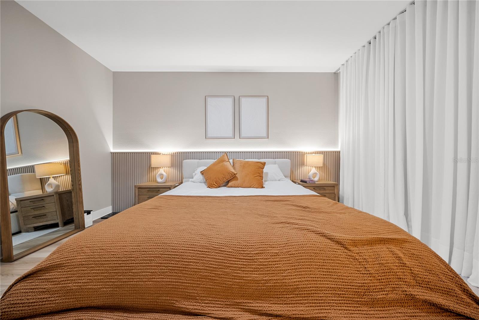 Image 29 of 72 For 16025 Silver Brook Way