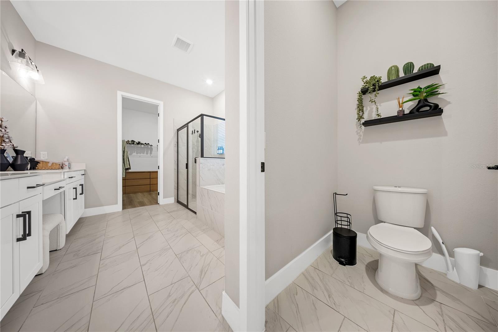 Image 30 of 72 For 16025 Silver Brook Way