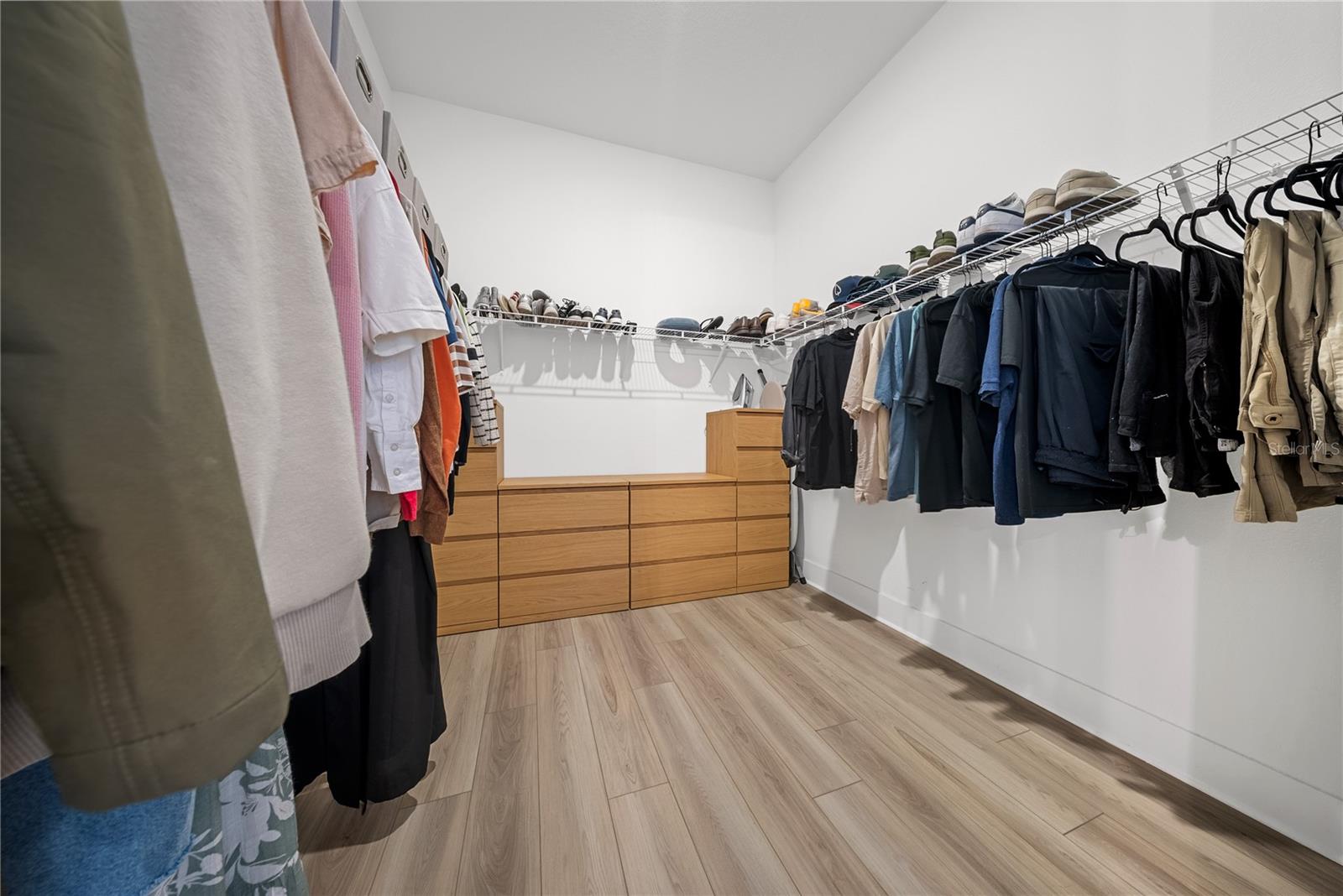 Image 35 of 72 For 16025 Silver Brook Way