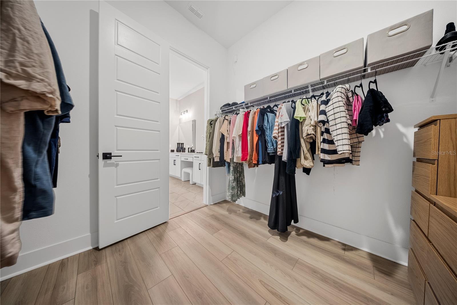 Image 36 of 72 For 16025 Silver Brook Way