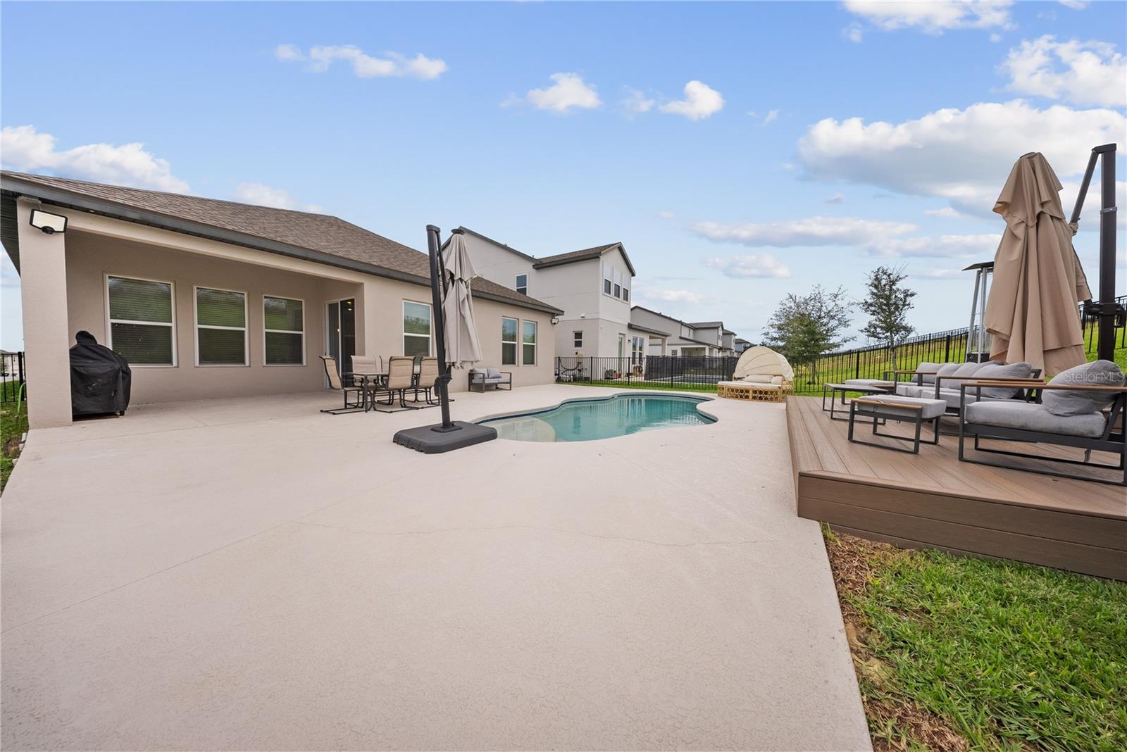 Image 39 of 72 For 16025 Silver Brook Way