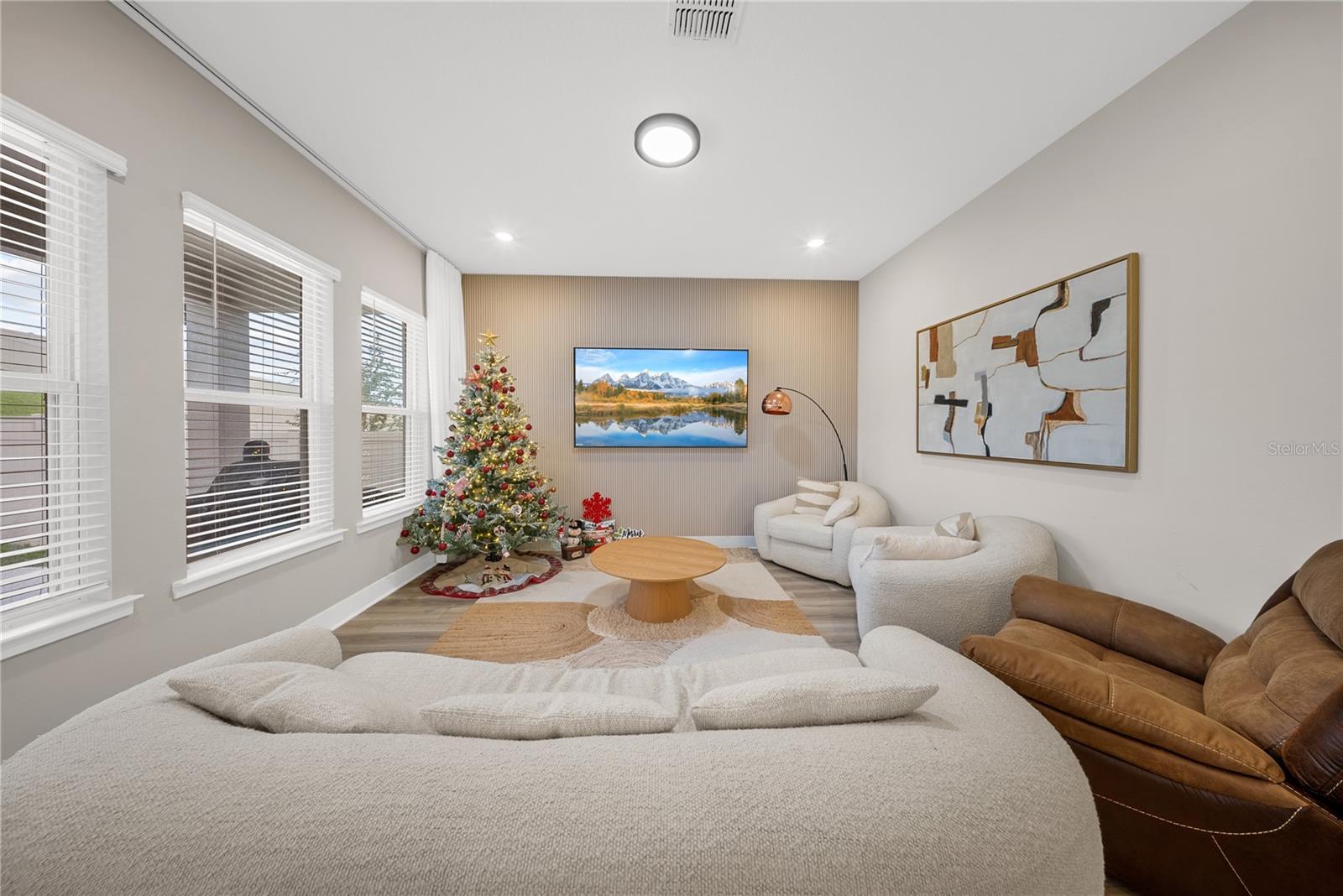 Image 4 of 72 For 16025 Silver Brook Way