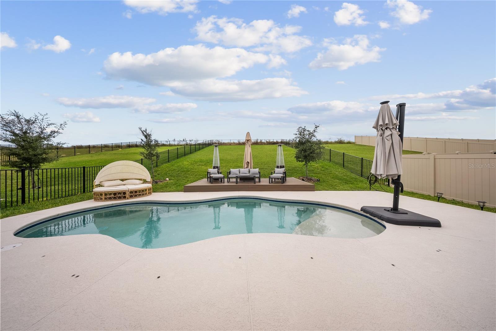 Image 41 of 72 For 16025 Silver Brook Way