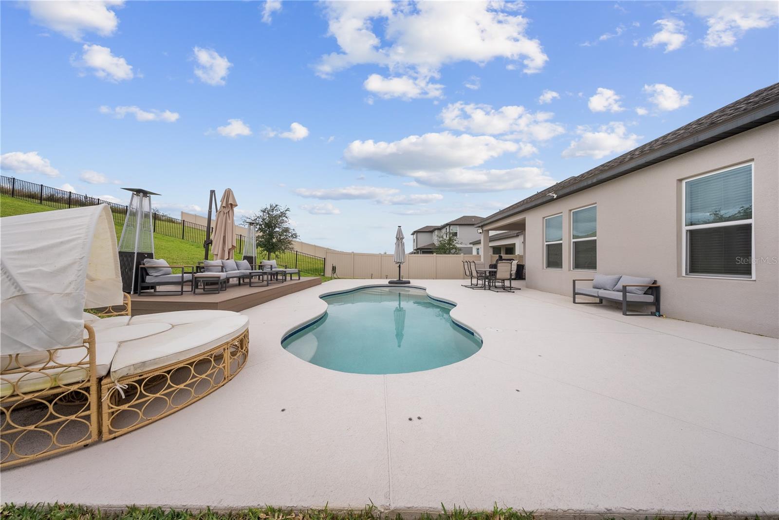 Image 44 of 72 For 16025 Silver Brook Way